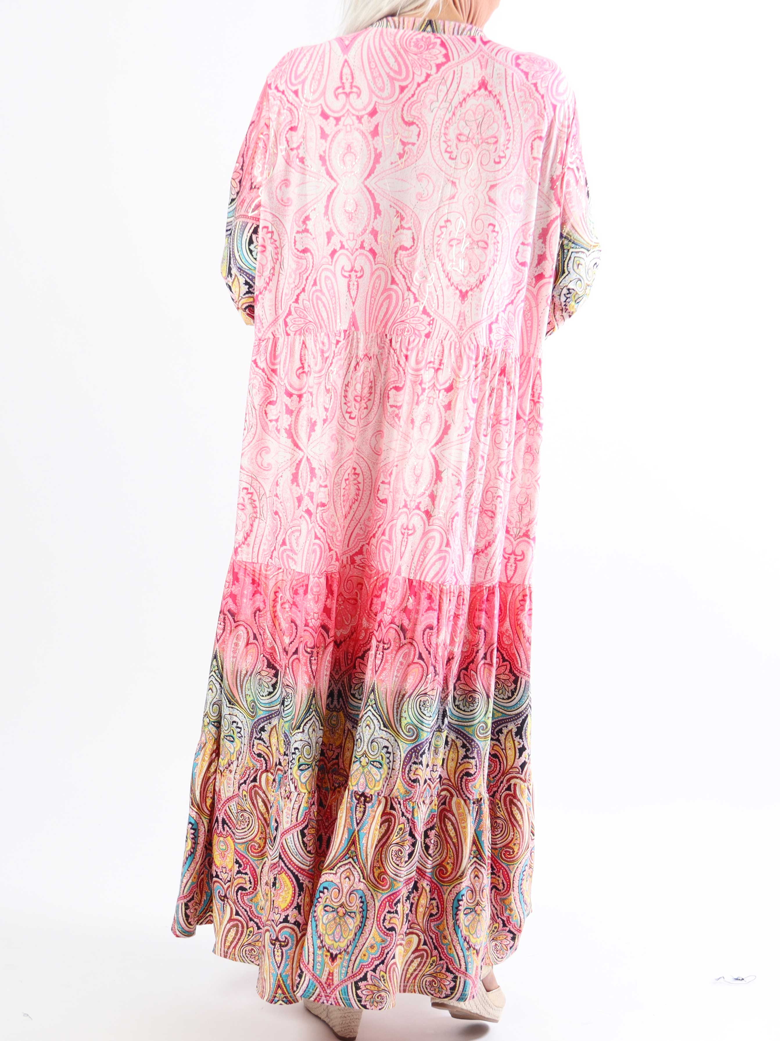 Milano Tamaria - Lång plus size-klänning med fint tryck i lager-på-lager-look